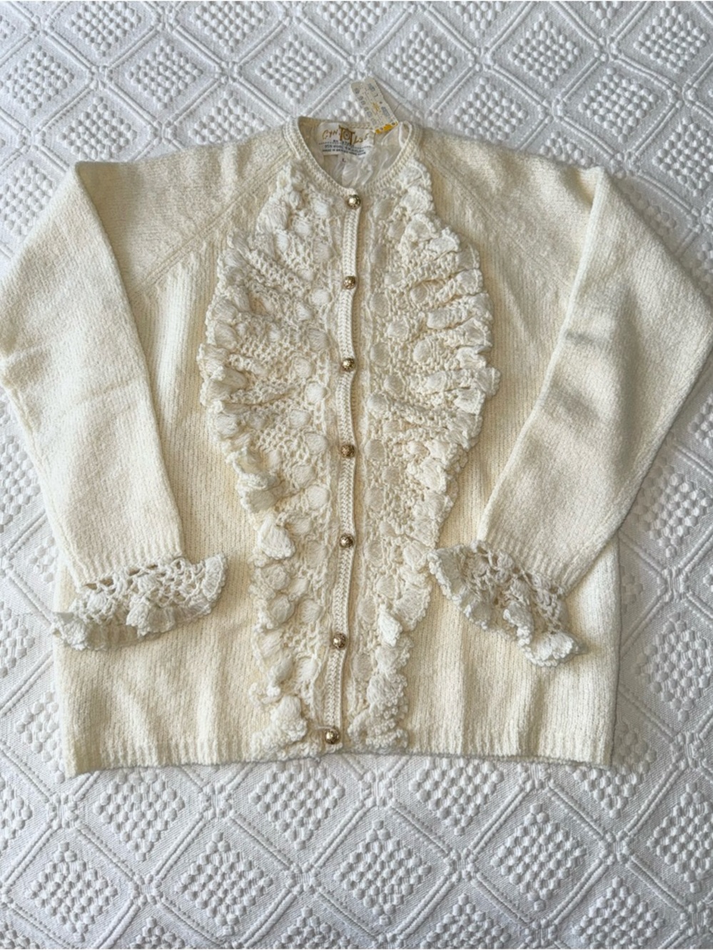 NWT True Vintage Dead Stock 1960s Cyn Les Wool Cardigan, made in Hong Kong large